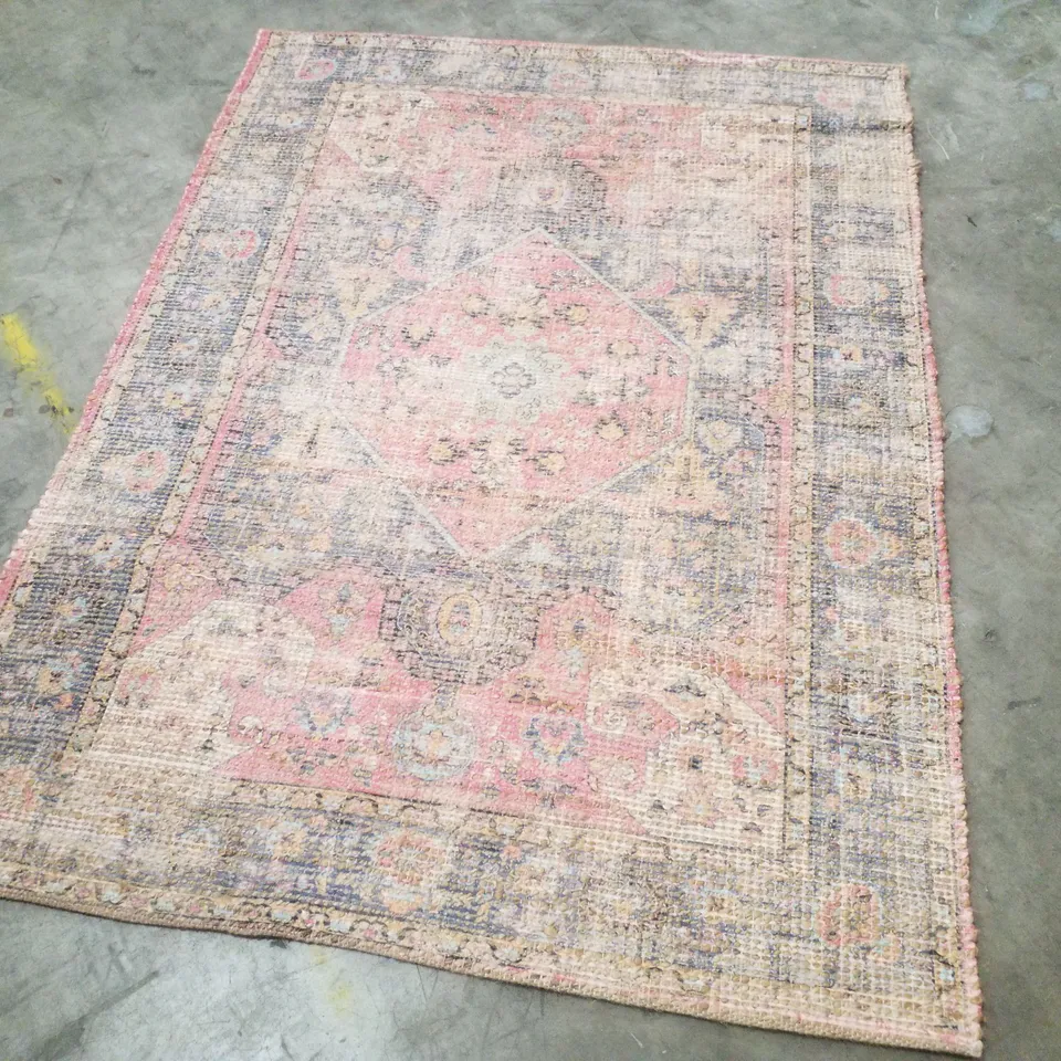 QUALITY DESIGNER AREA RUG    - APPROXIMATELY 170x125cm