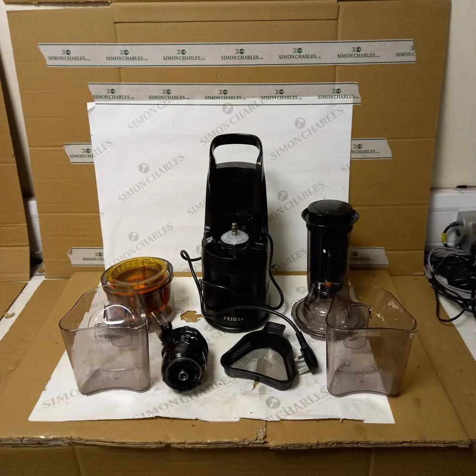 FRIDJA MASTICATING JUICER