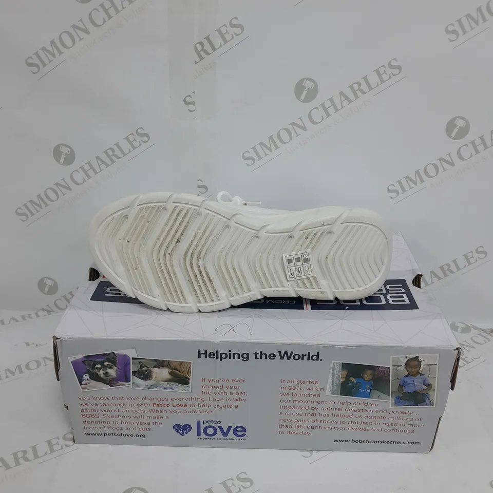 BOBS SPORT BY SKETCHERS WHITE TRAINERS SIZE 5 