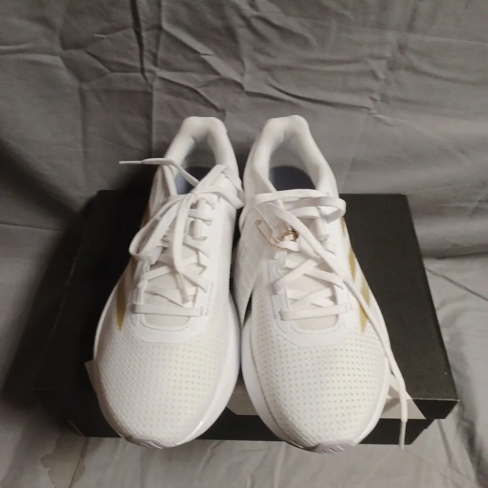BOXED PAIR OF ADIDAS WHITE RUNNING SHOES- UK SIZE 6