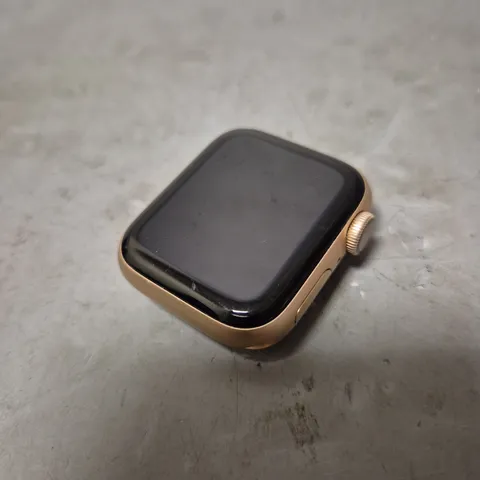 APPLE WATCH SERIES 4 WR-50M