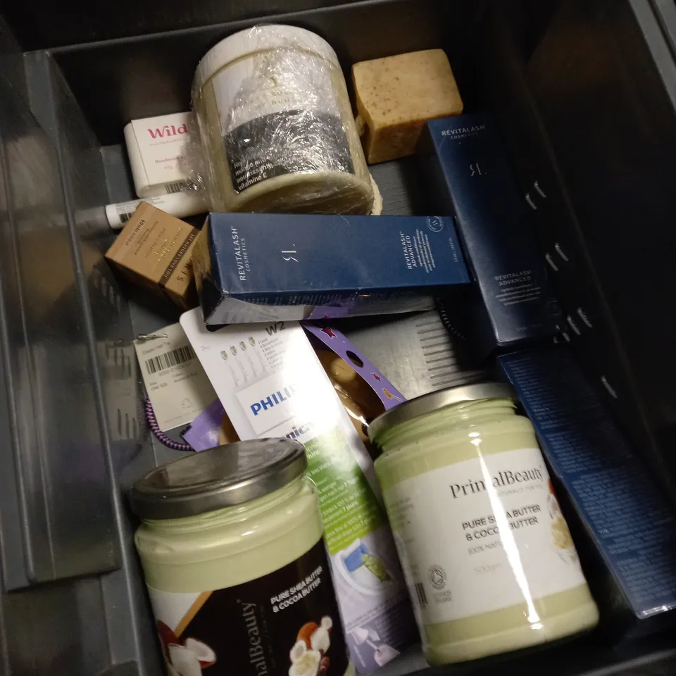 ASSORTED HEALTH AND BEAUTY ITEMS APPROX. 20 ITEMS 
