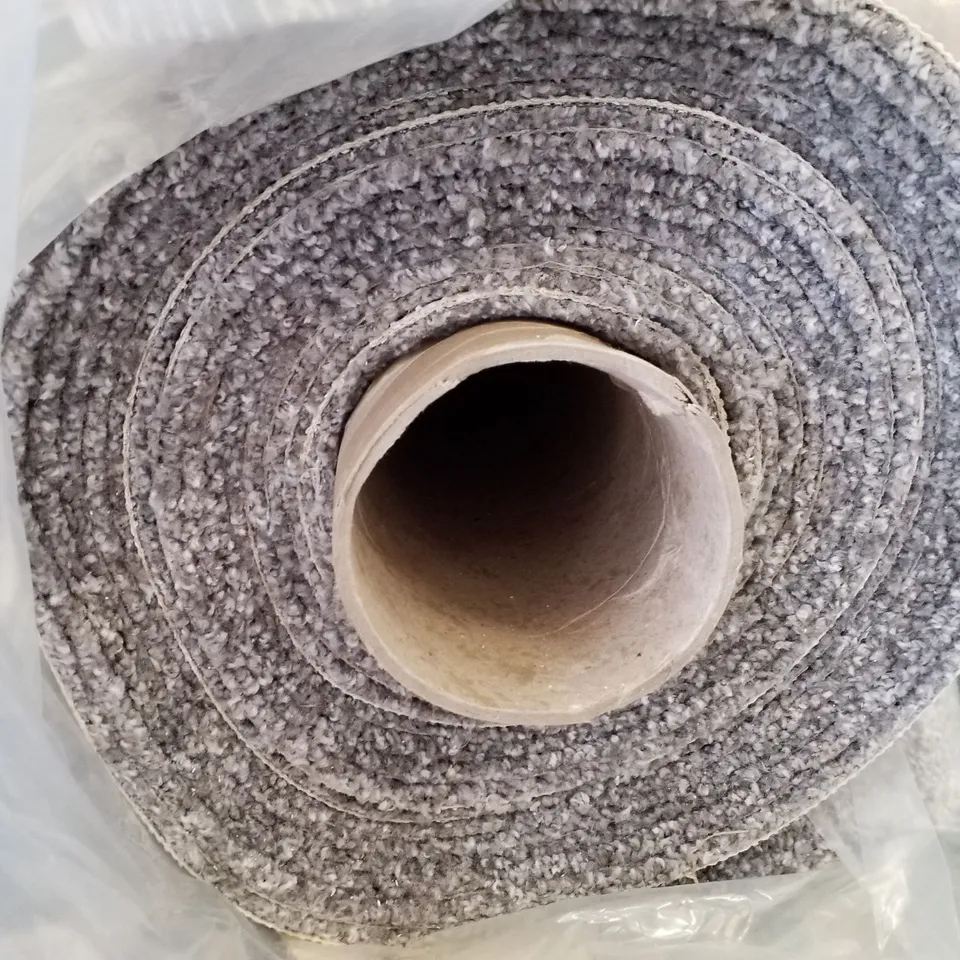 ROLL OF QUALITY B.SOFT SPLENDID SB 965 HIDDEN COVE CARPET APPROXIMATELY 10.4×5M