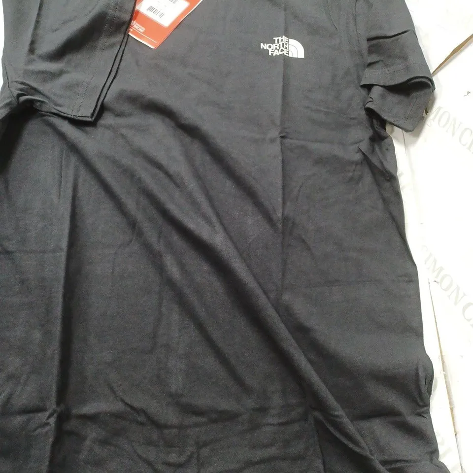 THE NORTHFACE PLAIN BLACK LOGO T-SHIRT - MEDIUM