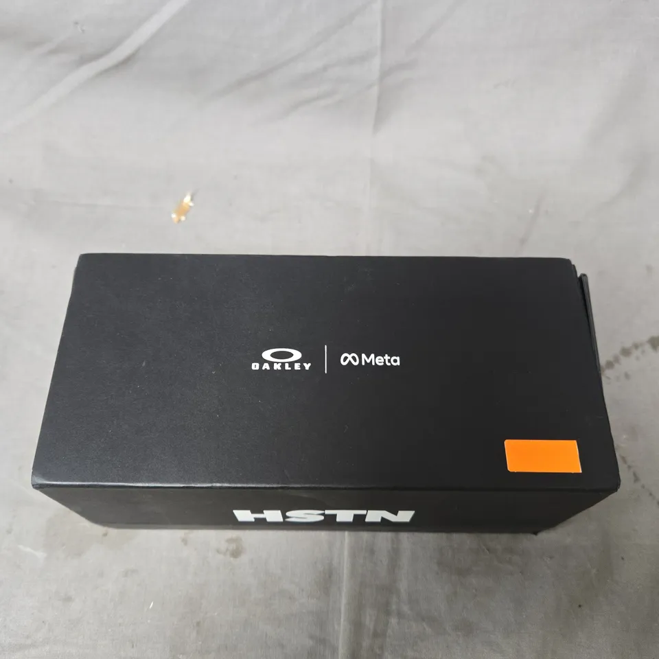 OAKLEY META HSTN - WITH META AI, AUDIO, PHOTO, VIDEO COMPATIBILITY - WARM GREY, PRIZM™ RUBY