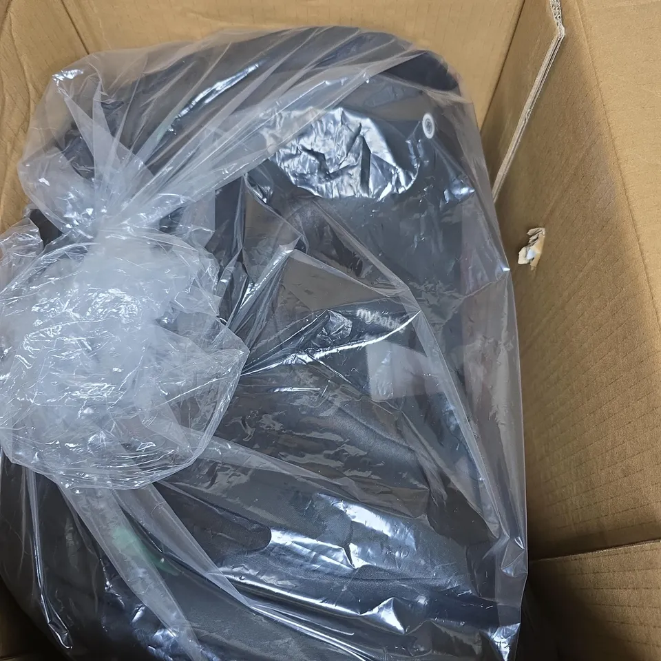 MY BABIIE MBCS100 2-IN-1 CONVERTIBLE R129 CAR SEAT - BLACK