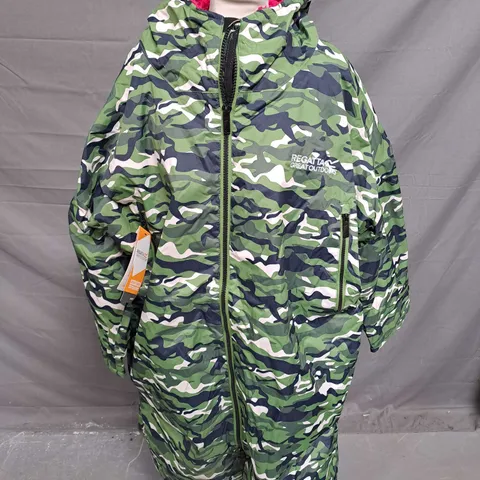 REGATTA GREAT OUTDOORS ADULT WATERPROOF ROBE IN CACTUS CAMO SIZE S/M