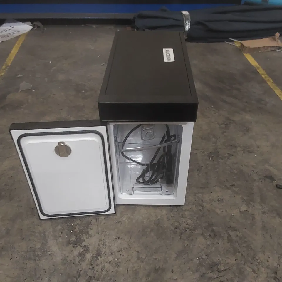 VITRIFRIGO COMMERCIAL MILK CHILLER FOR COFFEE MACHINE