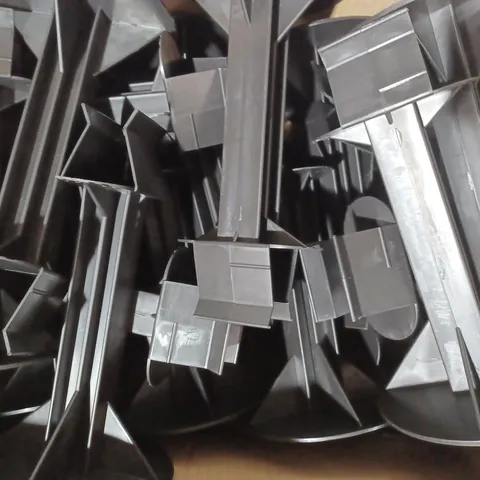 BOX OF APPROXIMATELY 20 LOFT STORAGE STILTS