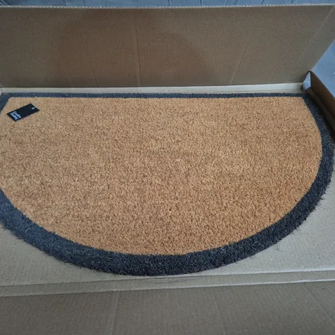 HALFMOON DOORMAT