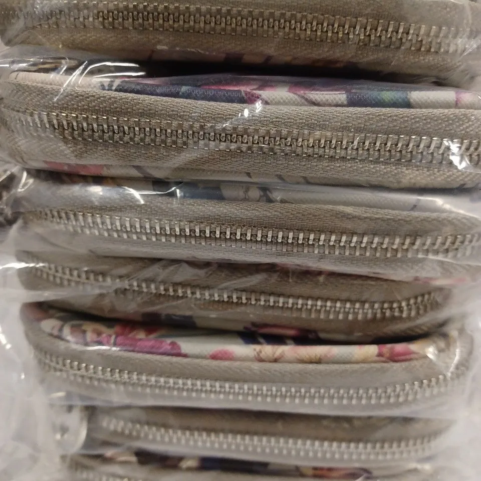 BOX OF APPROX 7 JOANA FULANA TROPIC FLORAL PREMIUM COLLECTION STORAGE BAGS	