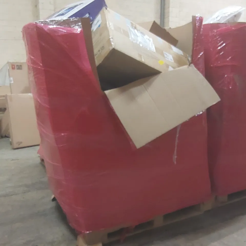 PALLET OF ASSORTED ITEMS INCLUDING: FOLDING CAMPING CHAIRS, SLIDE, DANCE MAT, OMNPAK, PET BALL THROWER ECT