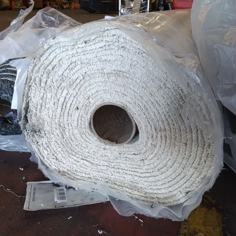 ROLL OF QUALITY GRACE OPAL CARPET // APPROX SIZE: UNSPECIFIED