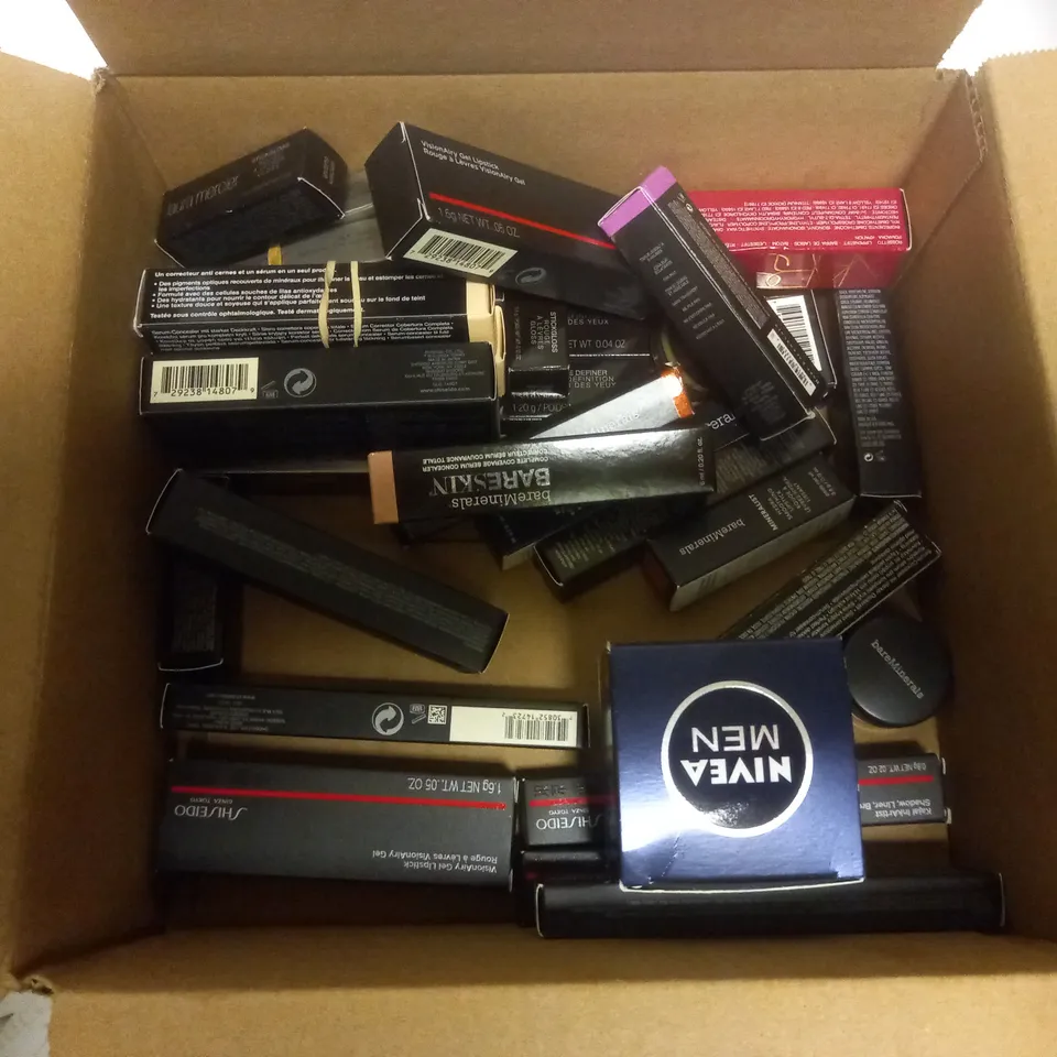 BOX OF APPROX 25 ASSORTED HEALTH AND BEAUTY ITEMS TO INCLUDE - NARS SHEER MATTE LIPSTICK ANAIS - SHILEIDO GEL LIPSTICK PINK DYNASTY 207 - BARE MINERALS LIPSTICK DAHLIA ECT