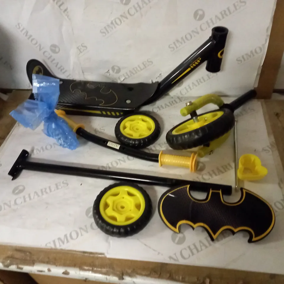 BATMAN TRI-SCOOTER RRP £32.99