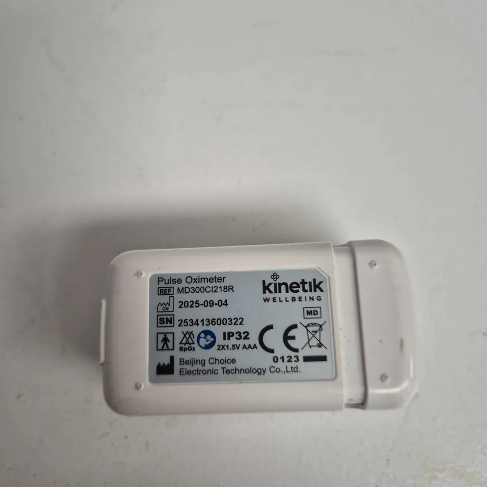 KINETIK WELLBEING PULSE OXIMETER 