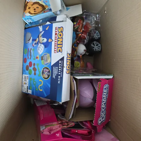 LARGE BOX OF APPROX 10 ASSORTED TOYS AND GAMES