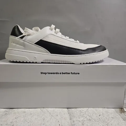 BOXED PAIR OF BAREBARICS SHOES IN WHITE/BLACK SIZE UK 10