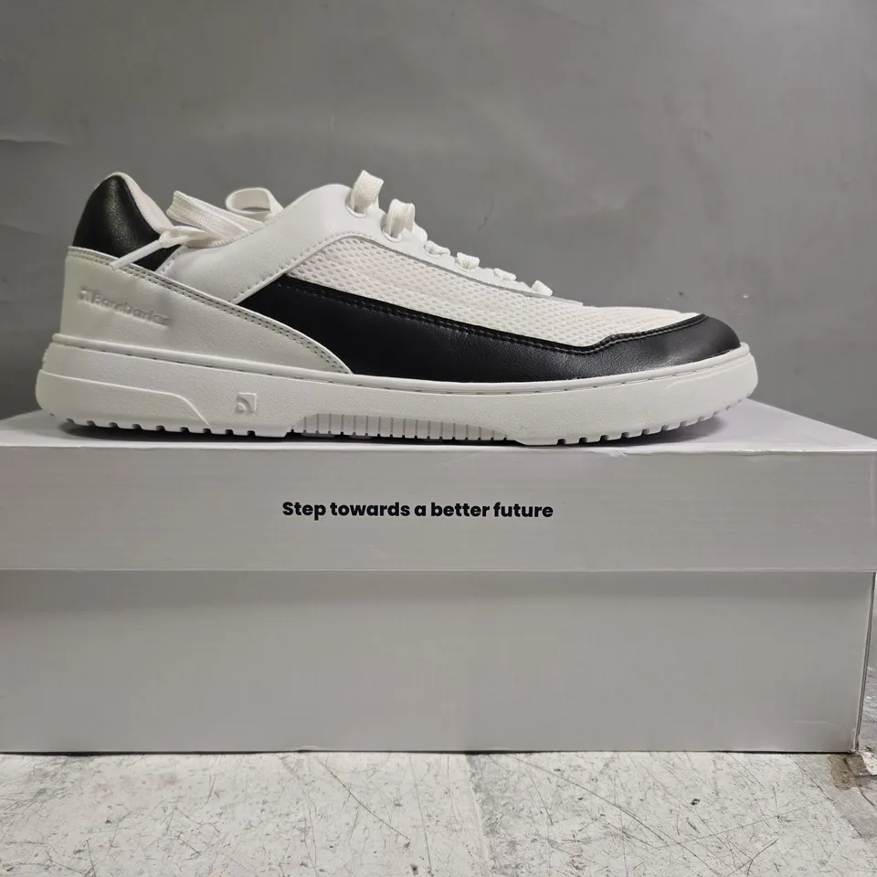 BOXED PAIR OF BAREBARICS SHOES IN WHITE/BLACK SIZE UK 10
