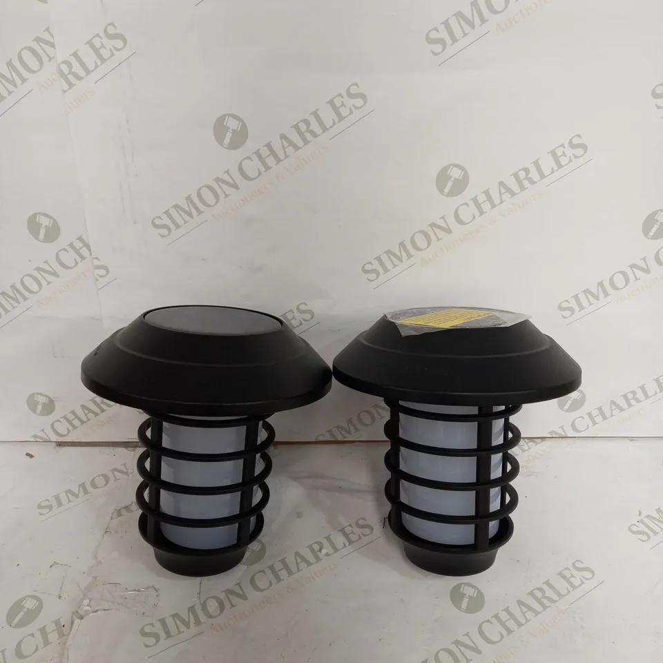 BELL & HOWELL SET OF 4 SOLAR 21 LUMENS DUAL FUNCTION FLAME/ WHITE STAKE LIGHTS