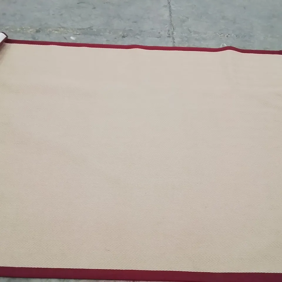 QUALITY DESIGNER AREA RUG - APPROXIMATELY 280CM X 200CM - NATURAL 