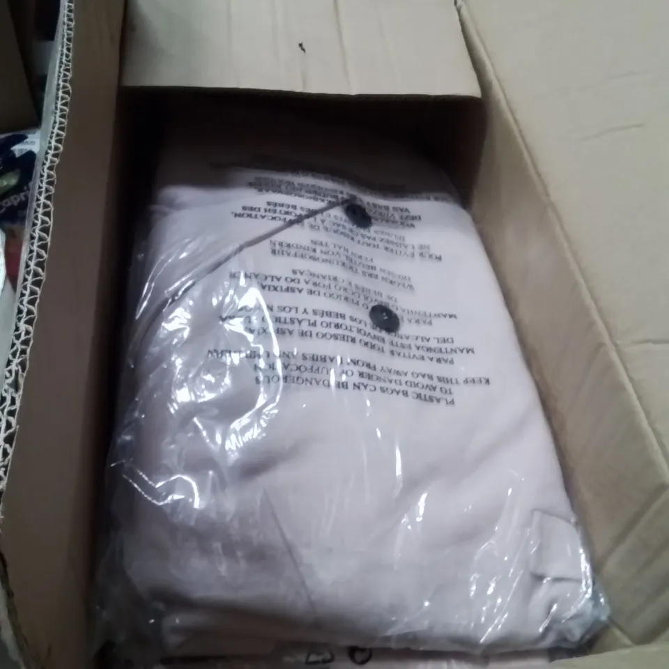 BOXED BRAND NEW APPROXIMATELY 10 JD WILLIAMS PEACOAT PINK SIZE 30