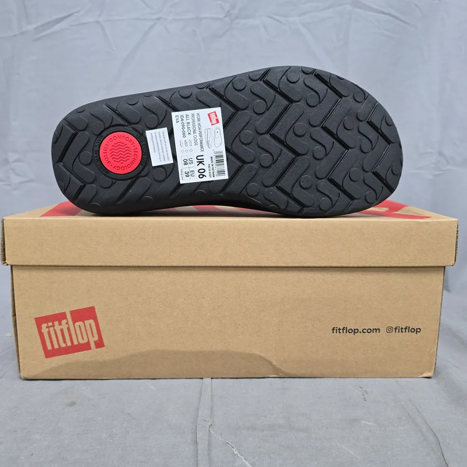 BOXED PAIR OF FITFLOP WORK HIGH-PERFORMANCE PROFESSIONAL CLOGS IN BLACK SIZE UK 6