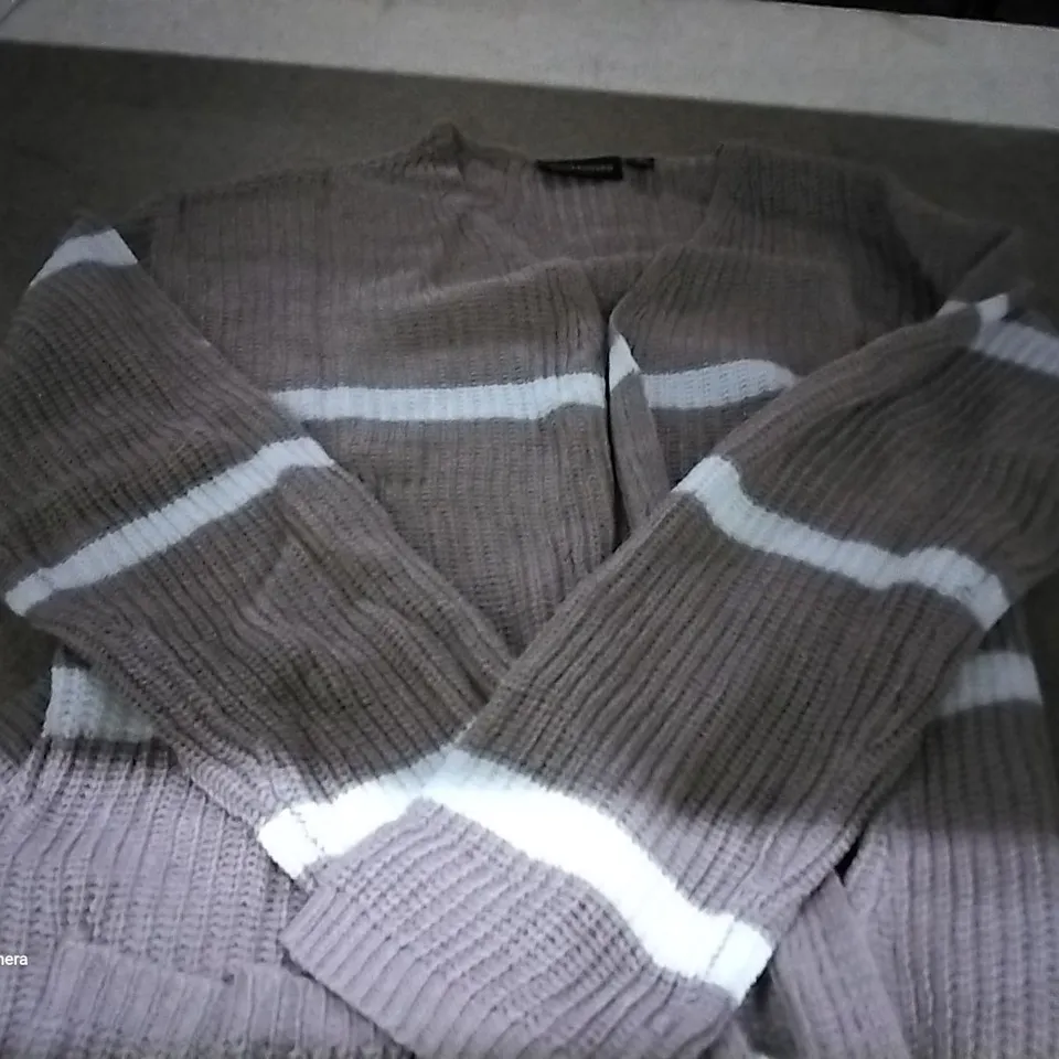 BOX OF APPROXIMATELY 24 BRAND NEW NINA LEONARD BEIGE CARDIGANS VARIOUS SIZES 