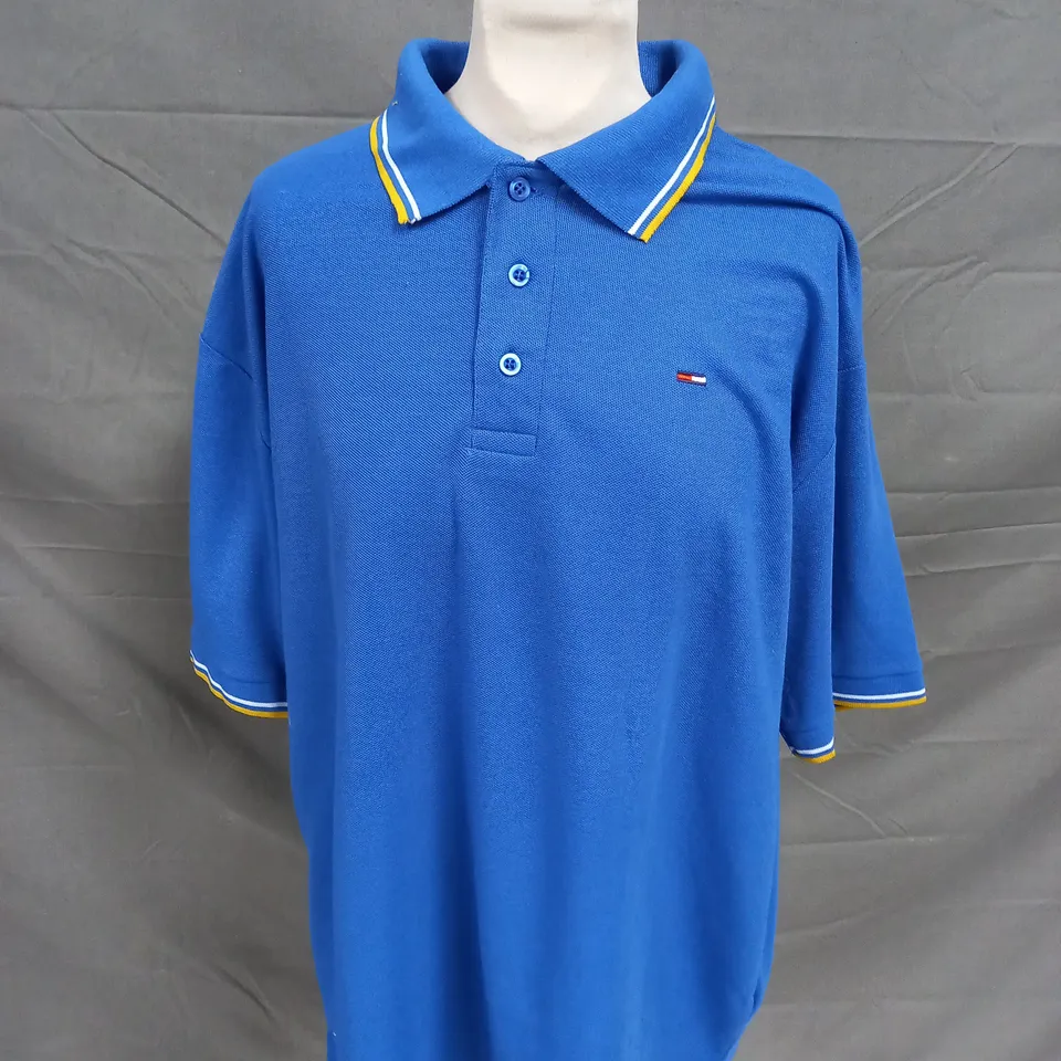 TOMMY HILFIGER LOGO SHORT SLEEVE POLO SHIRT IN BLUE - XL