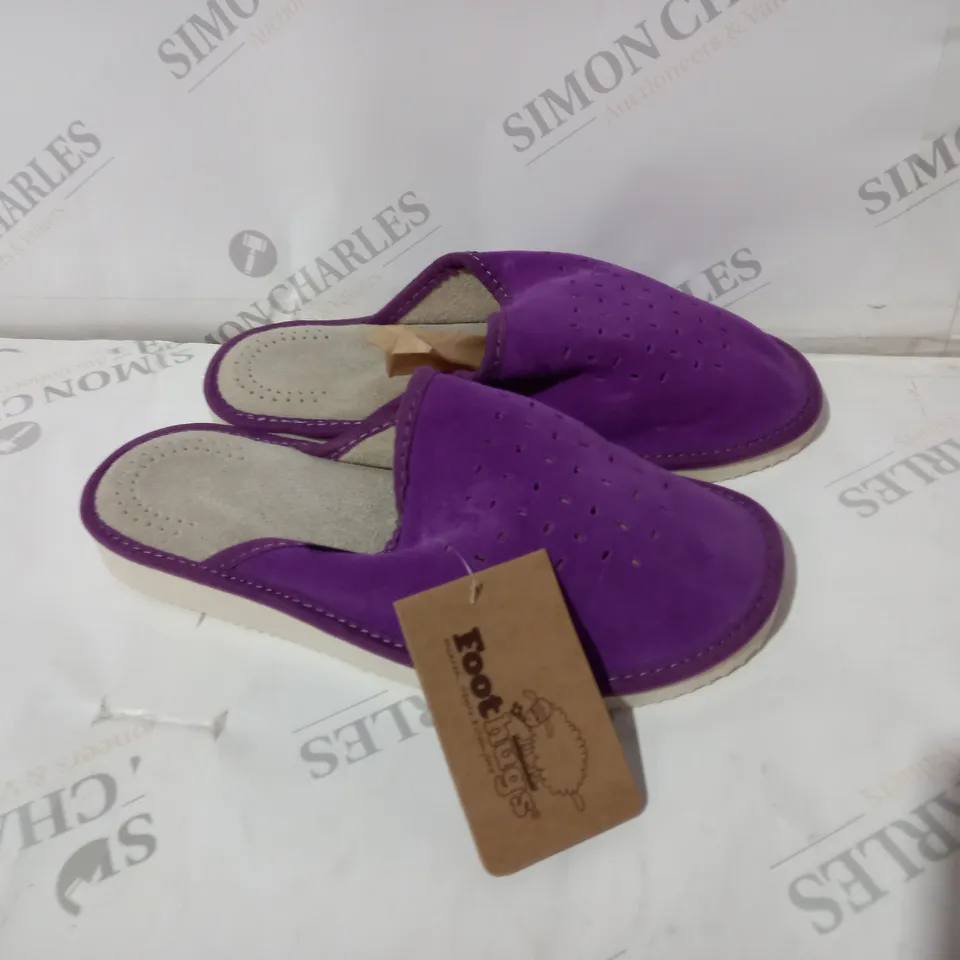 FOOTHUG PURPLE SLIPPERS SIZE 7
