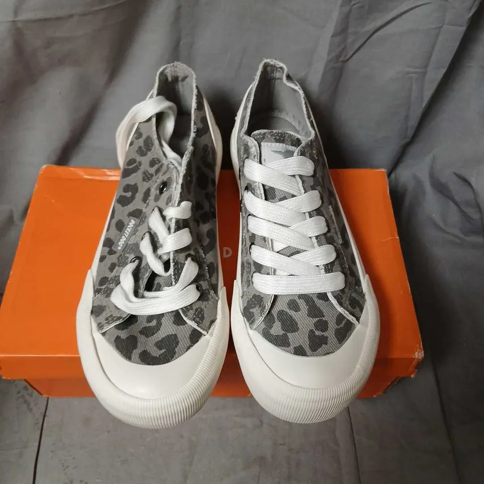 ROCKET DOG LEOPARD PRINT SNEAKERS - GREY, WOMEN'S UK 5 (EU 38)