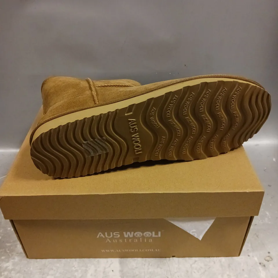 BOXED PAIR OF AUS WOOLI BONDI BOOTS IN CHESTNUT - 11