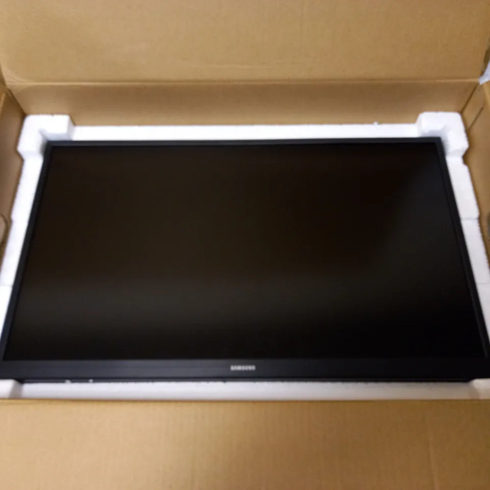 SAMSUNG ESSENTIAL MONITOR S33A