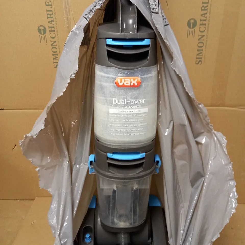 VAX DUAL POWER PET ADVANCE CARPET CLEANER