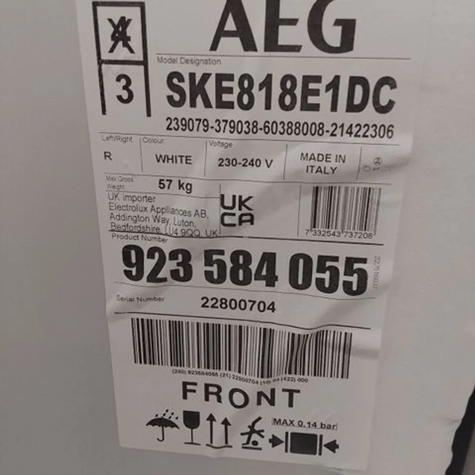 AEG 6000 SERIES TALL INTEGRATED FRIDGE 310L MODEL SKE818E1DC RRP £1000