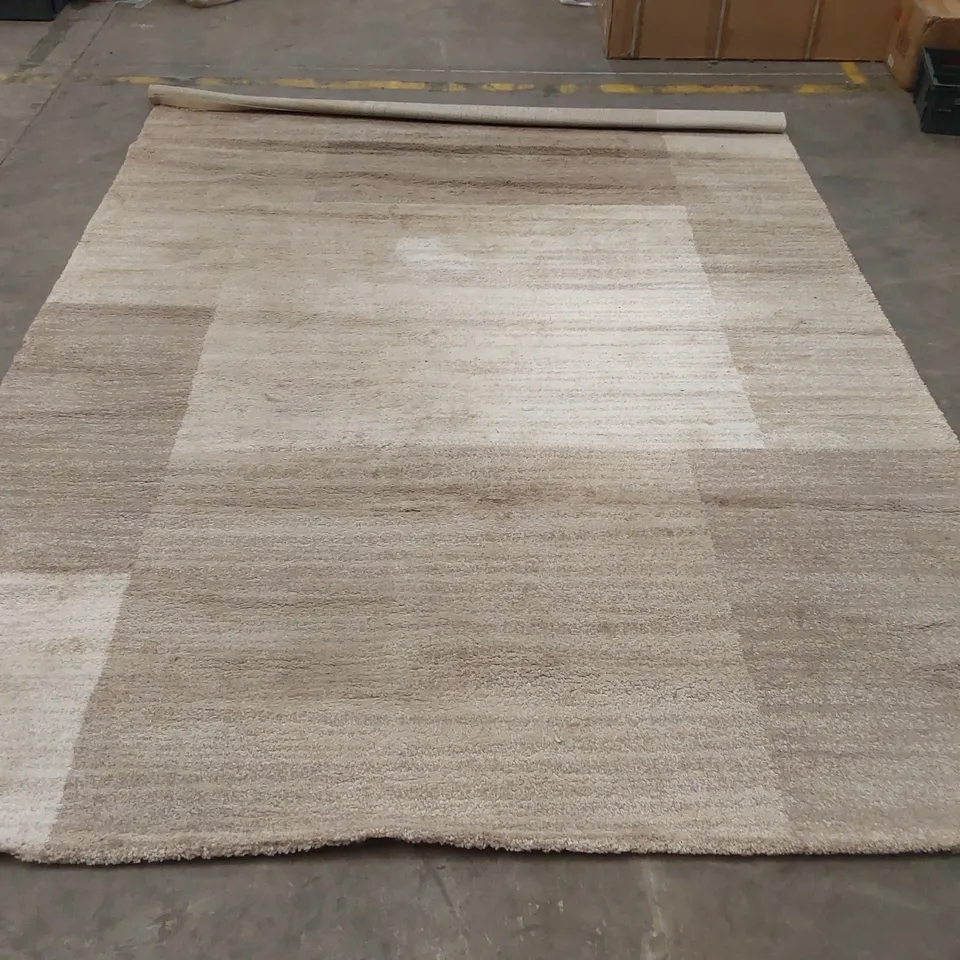 NANCY BEIGE RUG // SIZE: 240 X 330cm