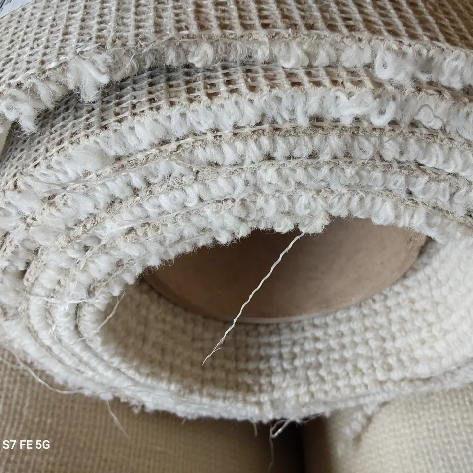 ROLL OF QUALITY SALCOMBE CLOTTED CREAM CARPET APPROXIMATELY 5M × 2.85M