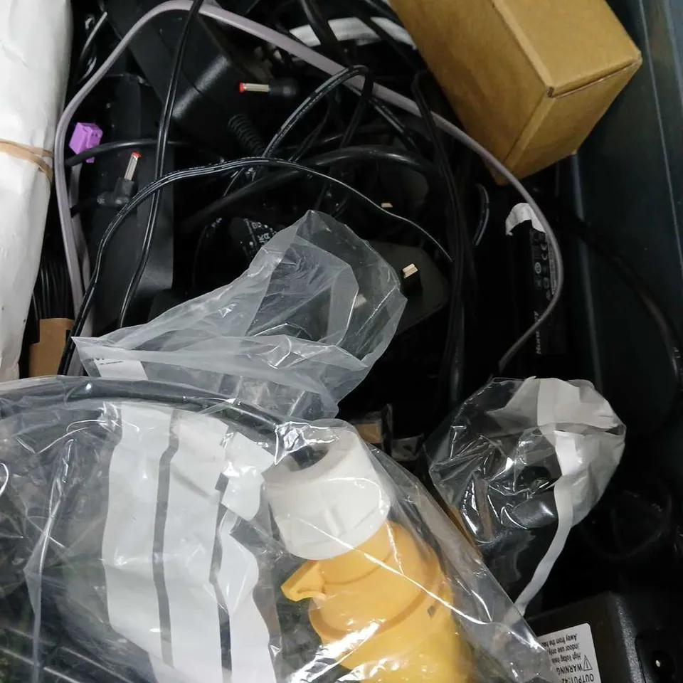 APPROXIMATELY 15 ASSORTED ELECTRICAL PRODUCTS TO INCLUDE WALKMAN PLAYER, AUDIO CABLES, REMOTES ETC 