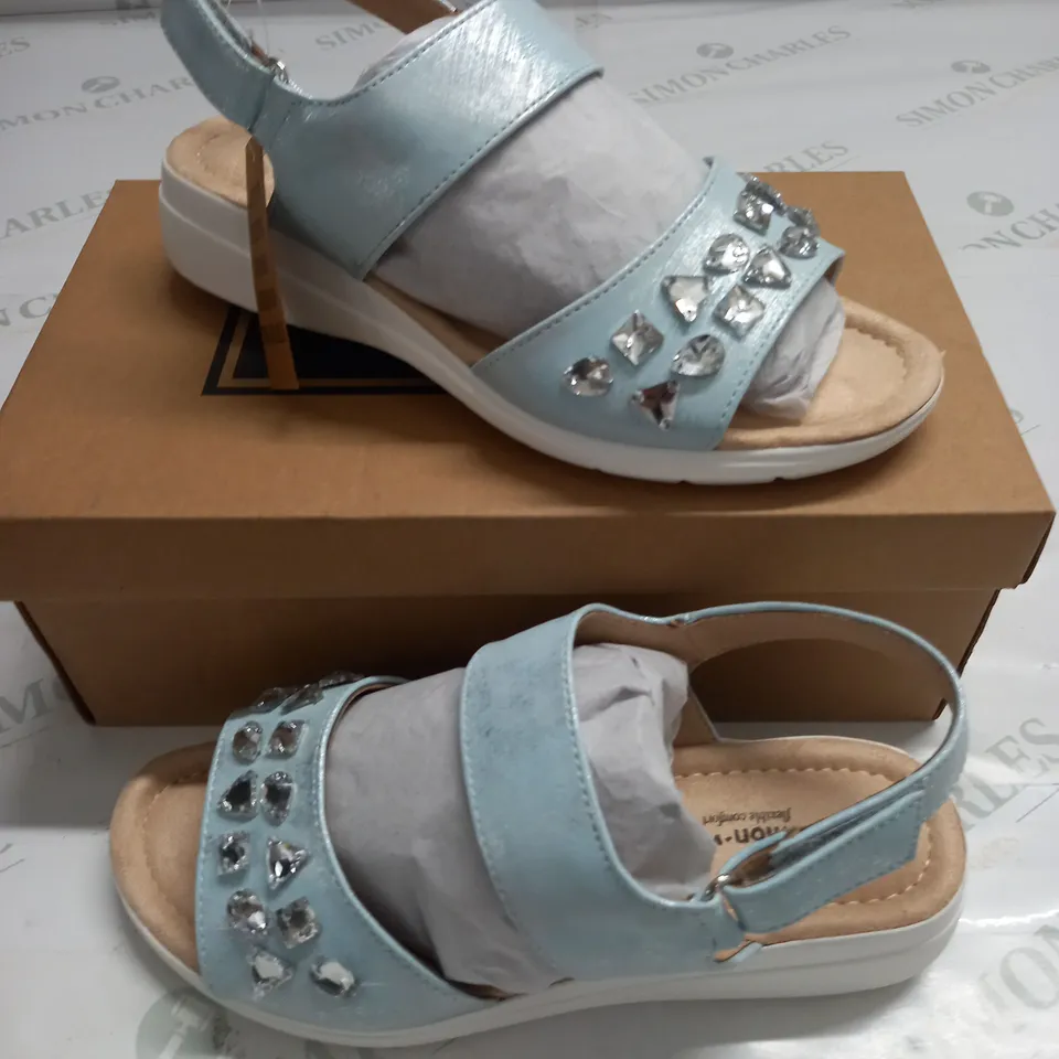 BOXED PAIR OF CUSHION WALK JEWELLED SANDALS IN SILVER - SIZE 5