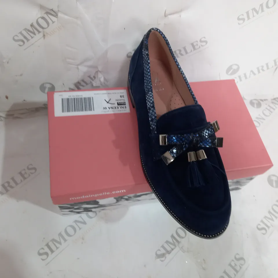 PAIR OF MODA IN PELLE ENLEENA WIDE SUEDE LOAFERS IN NAVY SIZE 30
