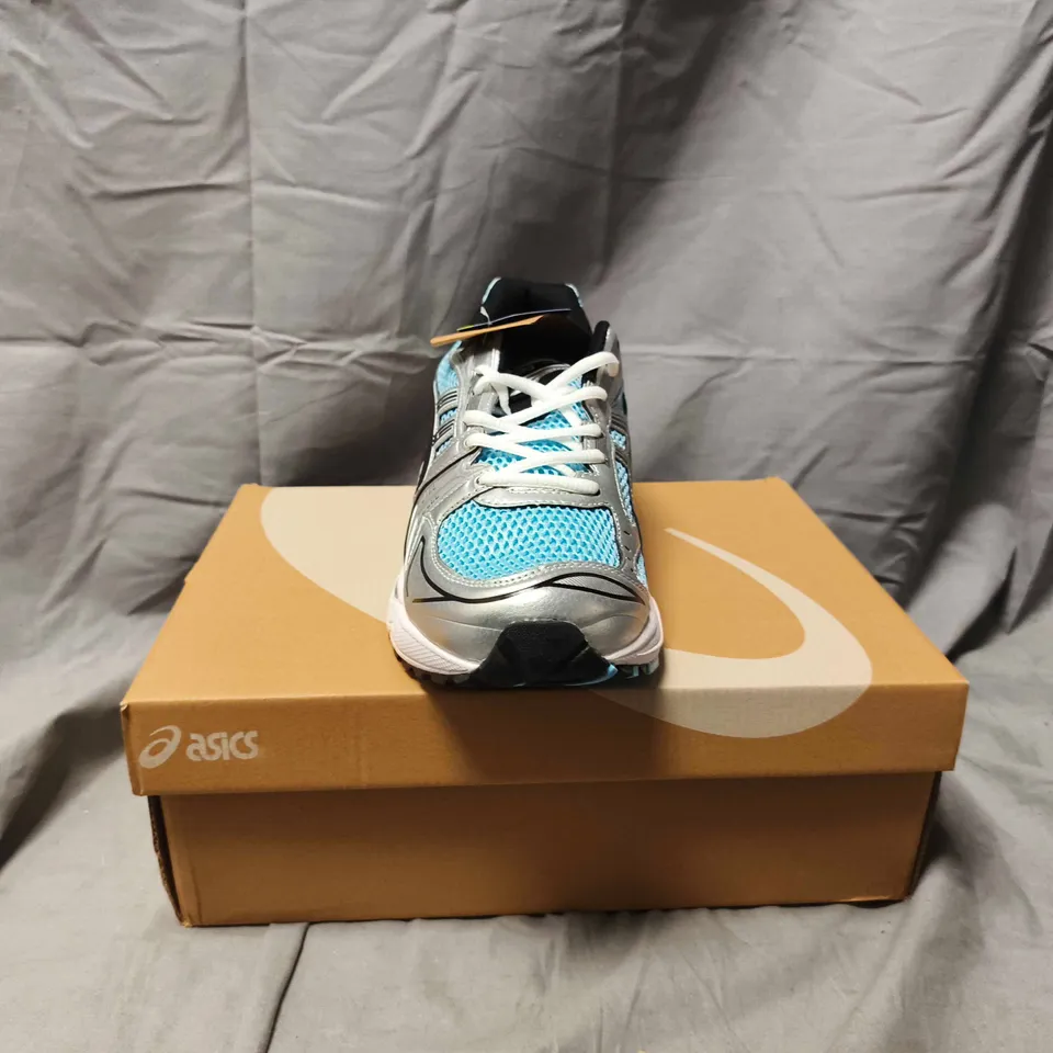 BOXED PAIR OF ASICS RUNNING SHOES – TURQUOISE MESH WITH SILVER OVERLAYS - SIZE 10