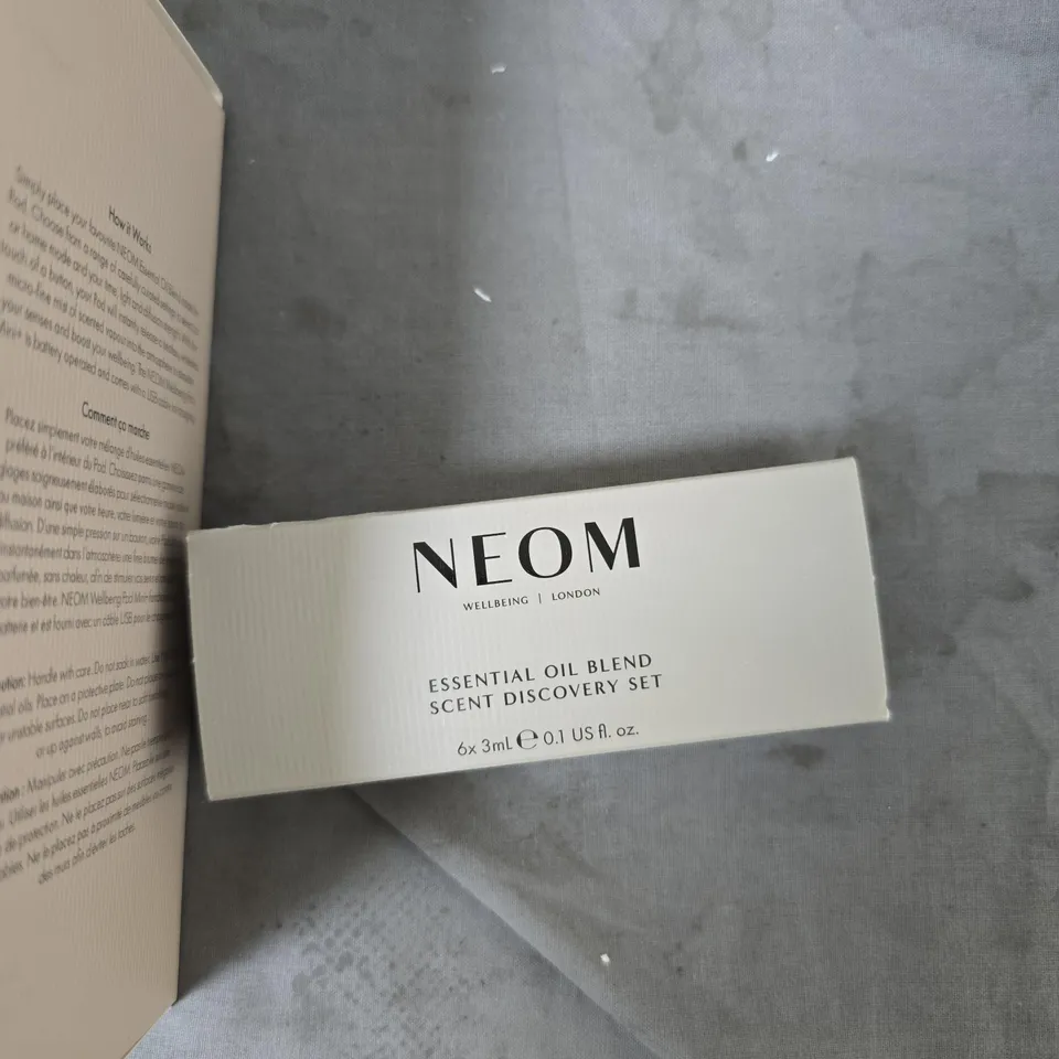 NEOM DIFFUSER AND ESSENTIAL OILS 