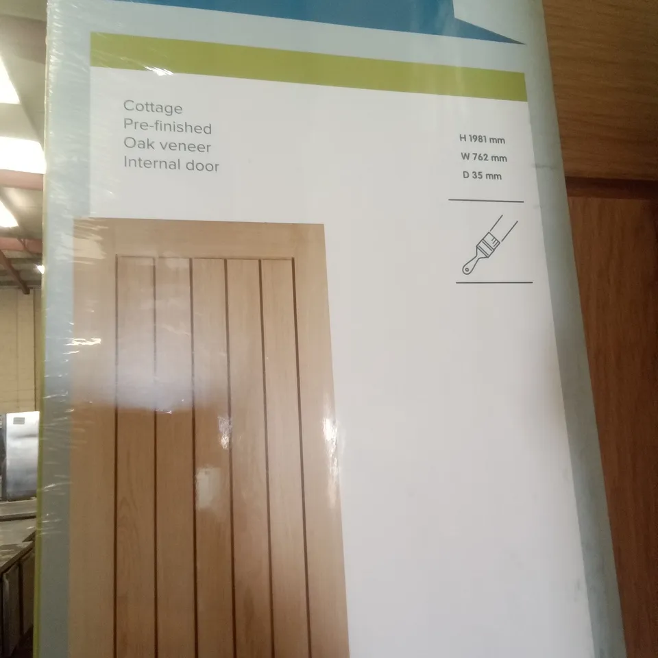GEOM 1981 X 762MM PRE FINISHED OAK VENEER INTERNAL DOOR