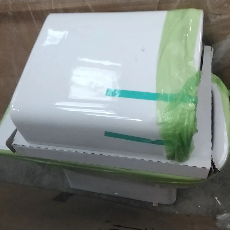 CERAMIC TOILET AND CISTERN WHITE