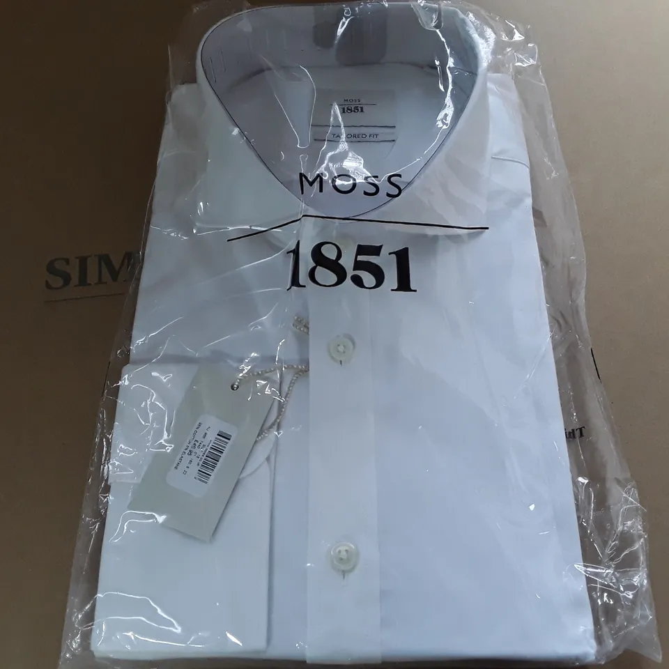 BAGGED MOSS 1851 TAILORED FIT WHITE SHIRT - SIZE 18