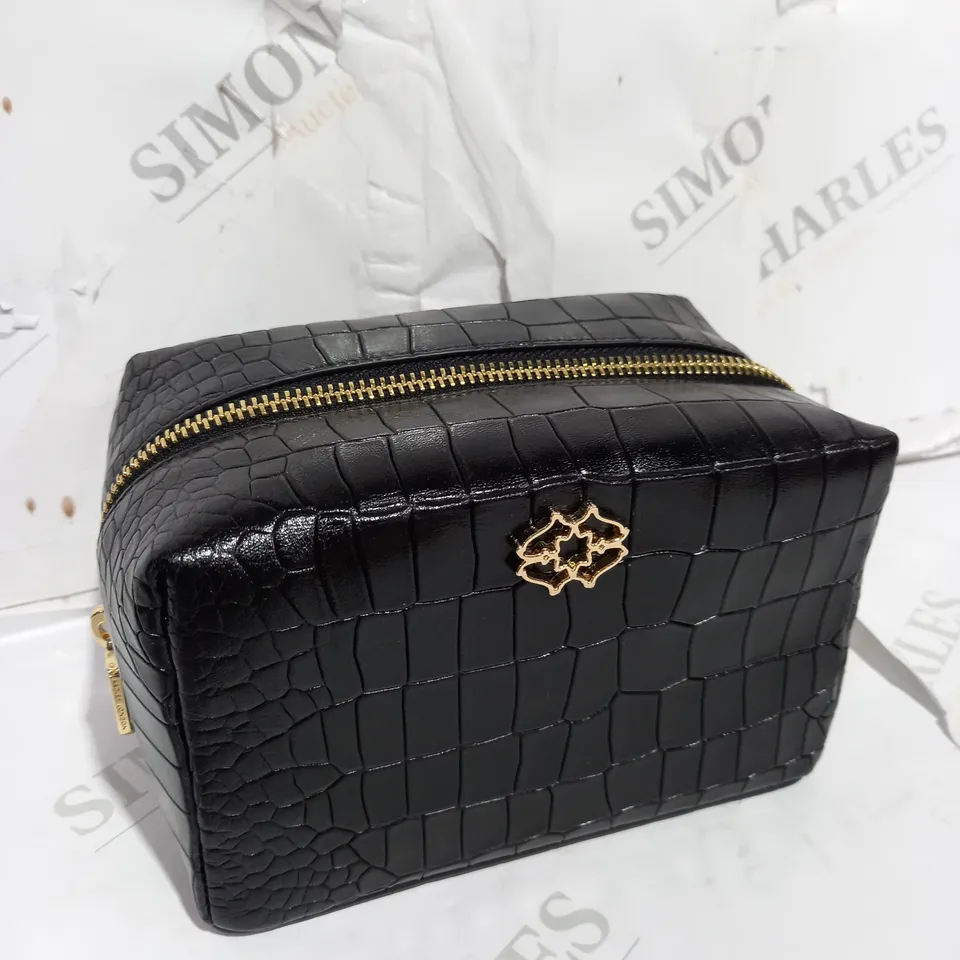 RADLEY LONDON THOMAS ROAD MEDIUM ZIP TOP LEATHER POUCH IN BLACK