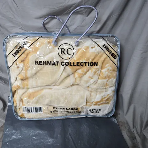 REHMAT COLLECTION Extra Large Blanket 200x240 cm – Embossed RC logo