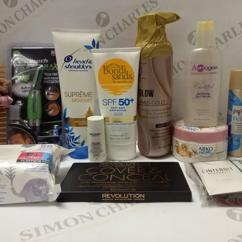 LOT OF APPROX 12 ASSORTED BEAUTY PRODUCTS TO INCLUDE HEAD & SHOULDERS CONDITIONER, REVOLUTION CONCEALER, GIVENCHY L'INTERDIT EDP SAMPLES, ETC
