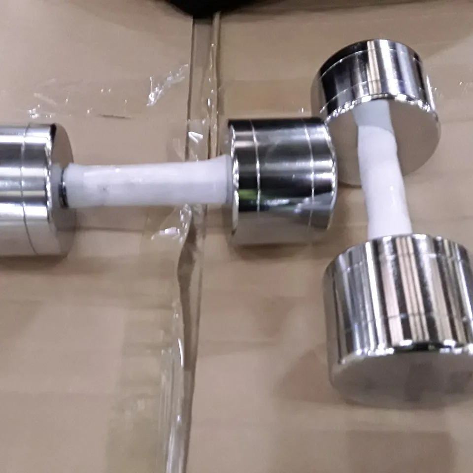 PAIR OF 9KG METIS DUMBELLS