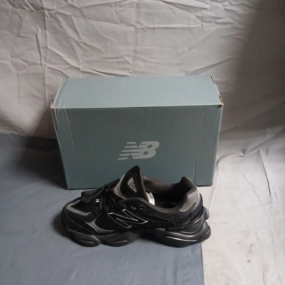 NEW BALANCE RUNNING SHOES – BLACK/GREY - UK 6.5